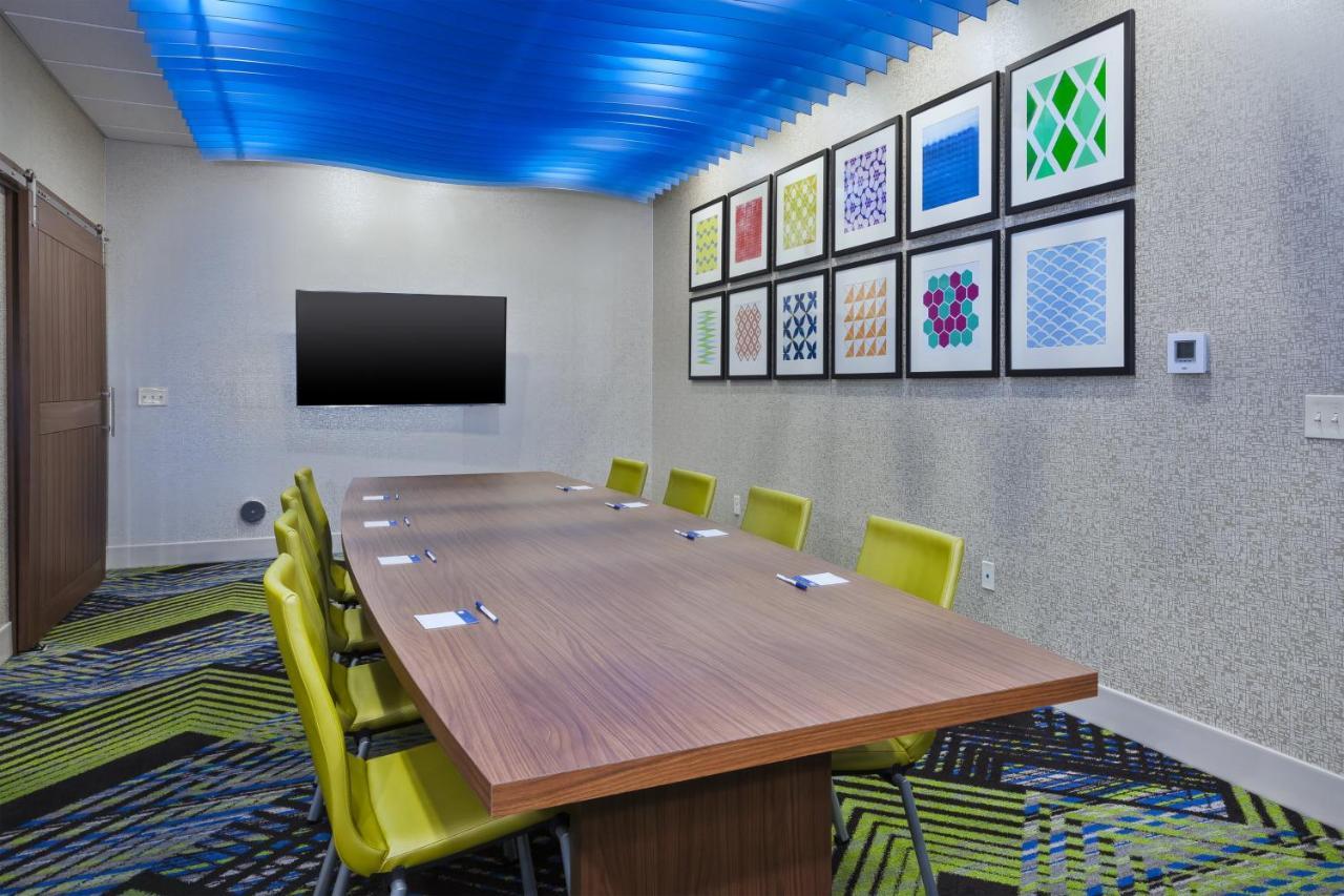 Holiday Inn Express & Suites - Painesville - Concord By Ihg Zewnętrze zdjęcie