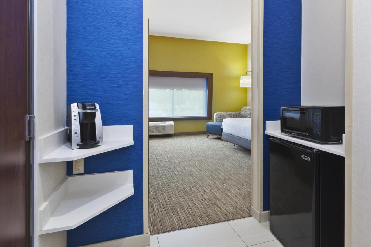 Holiday Inn Express & Suites - Painesville - Concord By Ihg Zewnętrze zdjęcie