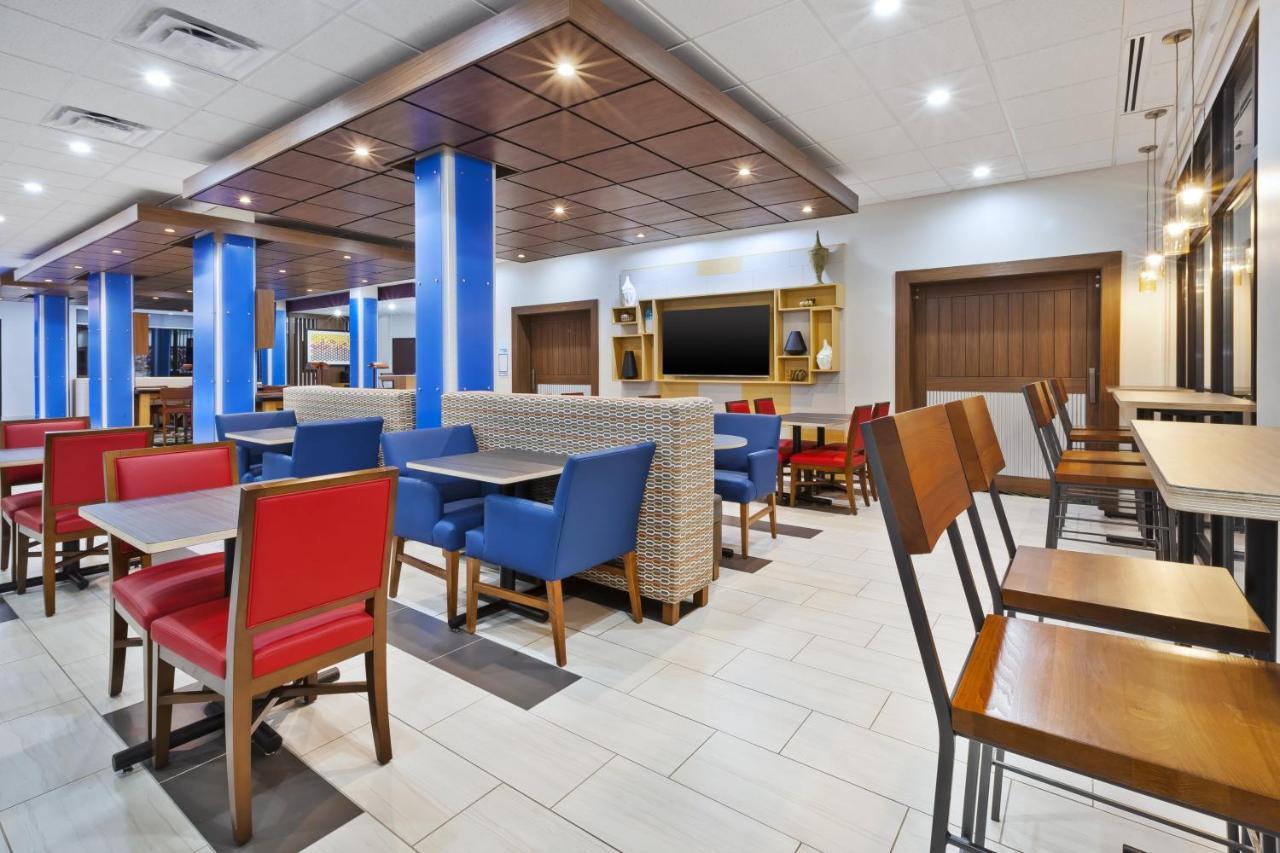 Holiday Inn Express & Suites - Painesville - Concord By Ihg Zewnętrze zdjęcie