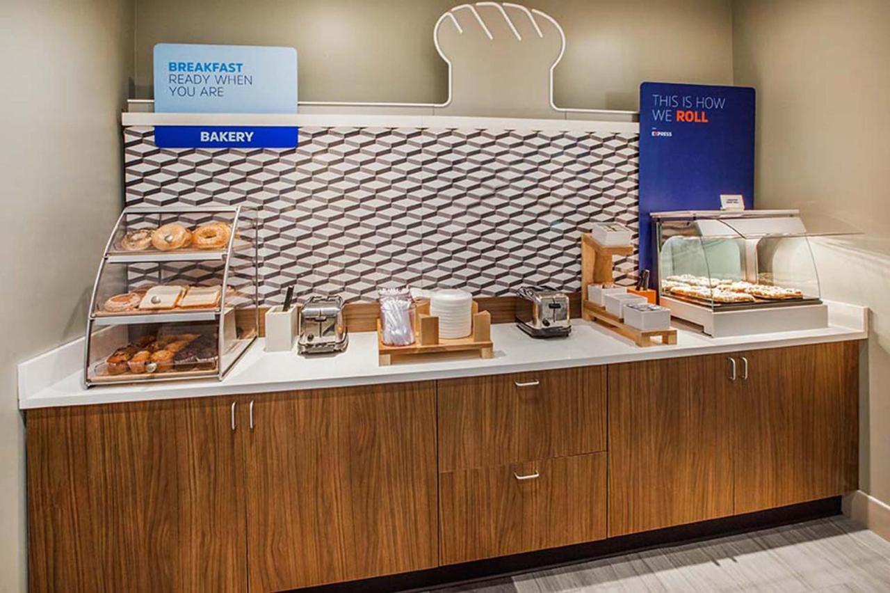Holiday Inn Express & Suites - Painesville - Concord By Ihg Zewnętrze zdjęcie