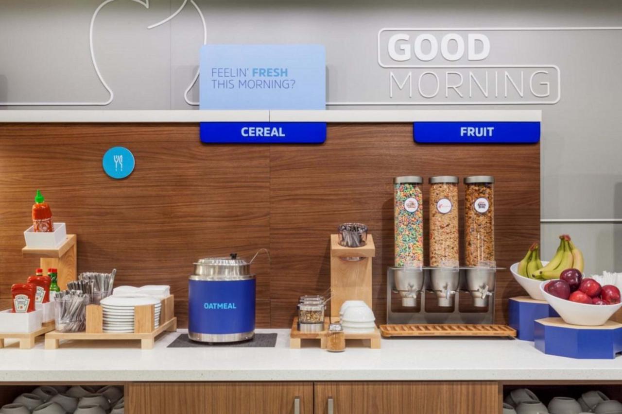 Holiday Inn Express & Suites - Painesville - Concord By Ihg Zewnętrze zdjęcie