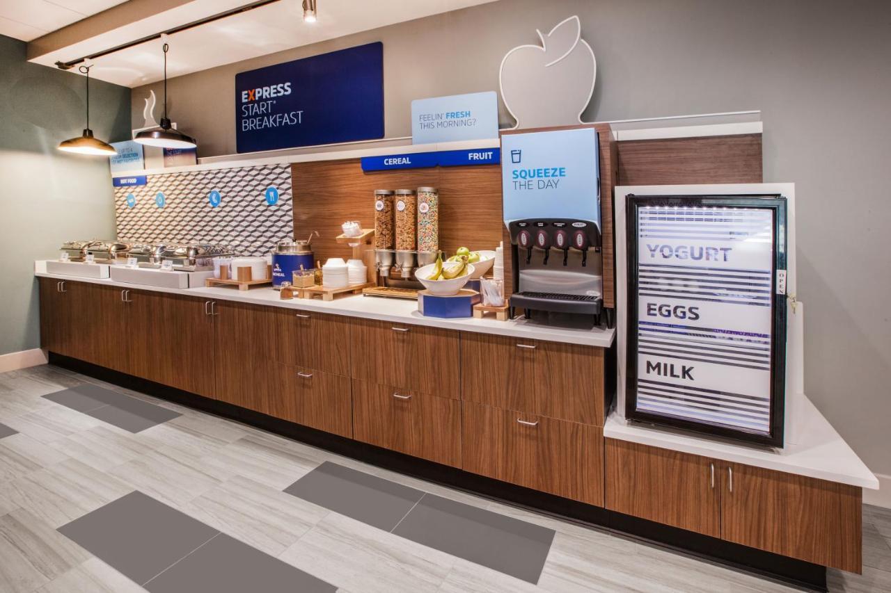 Holiday Inn Express & Suites - Painesville - Concord By Ihg Zewnętrze zdjęcie