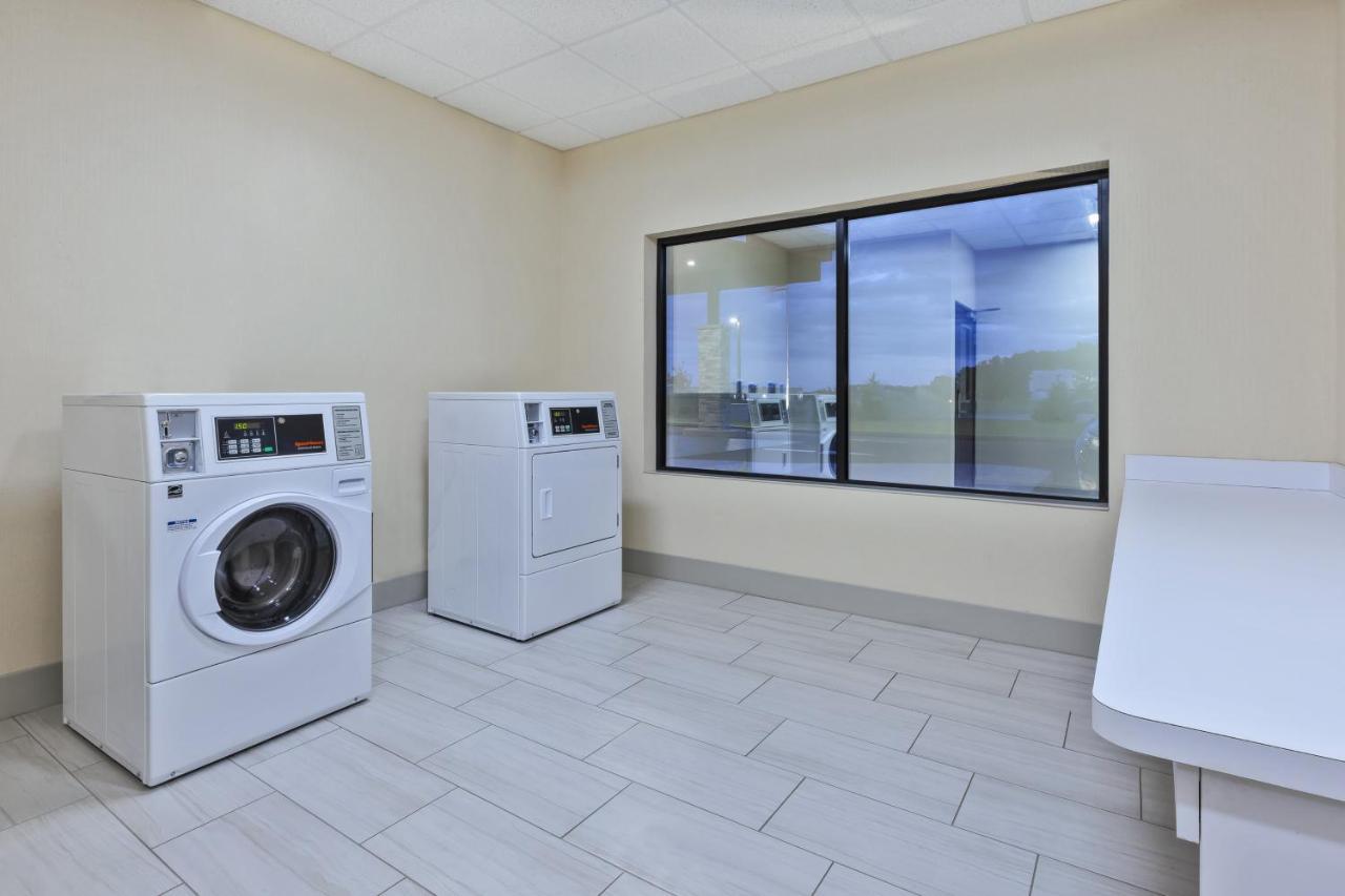 Holiday Inn Express & Suites - Painesville - Concord By Ihg Zewnętrze zdjęcie